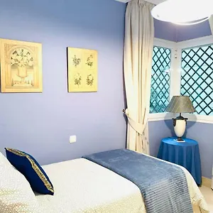 Espectacular Piso En Primera Línea De Playa Estepona